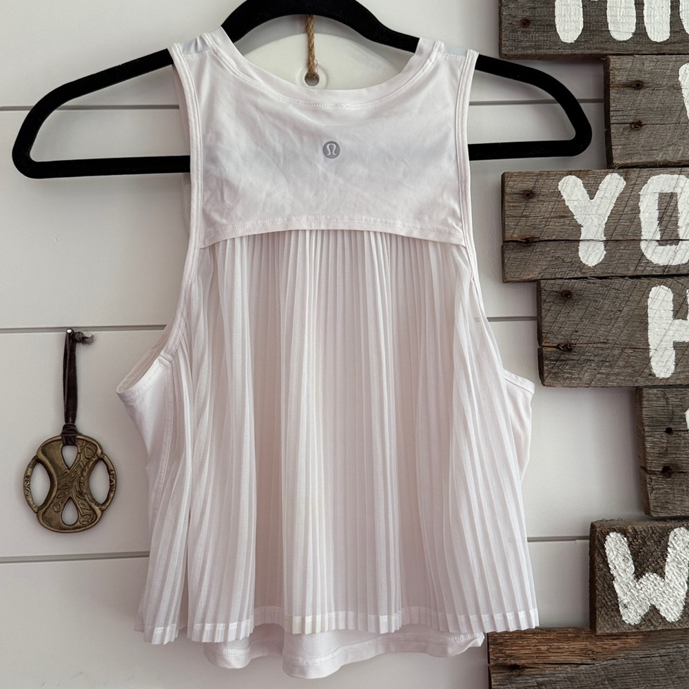 Lululemon size 4 tank